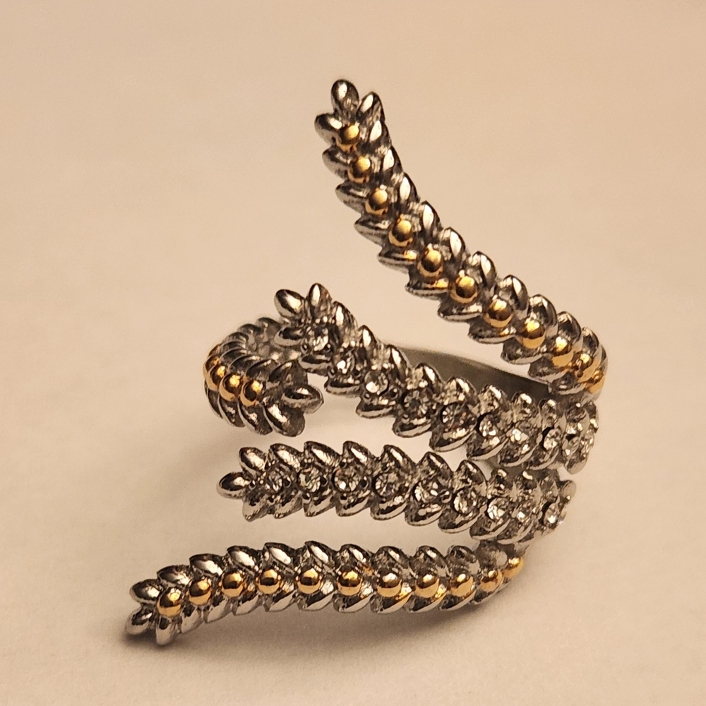 Pretty Ring * - Picture 4 of 9